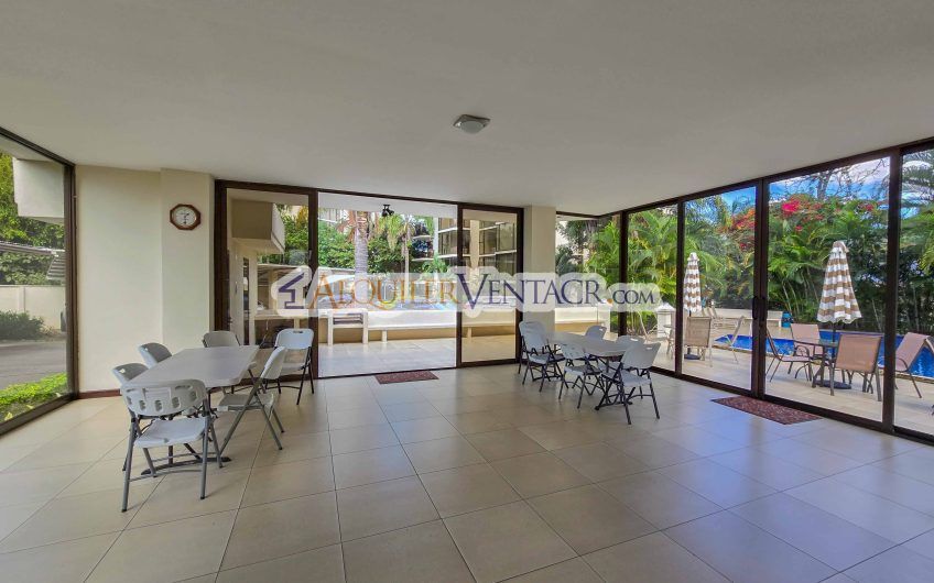 Apartamento de 3 habit. + de servicio con vista en Bello Horizonte Escazú