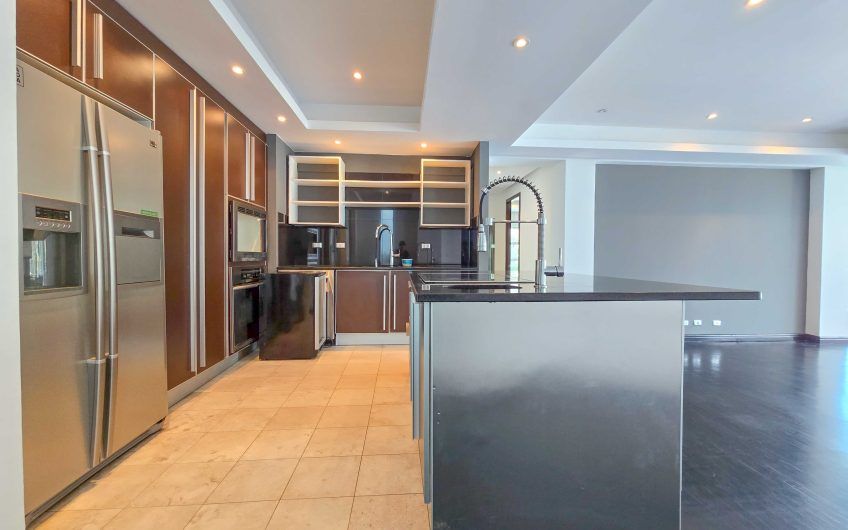 Apartamento en 1er nivel con terraza grande en Bello Horizonte Escazú