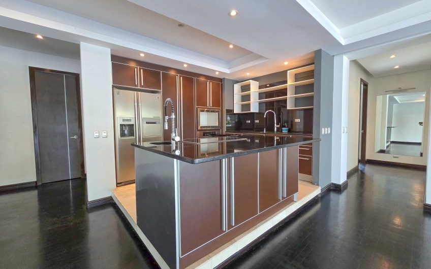 Apartamento en 1er nivel con terraza grande en Bello Horizonte Escazú