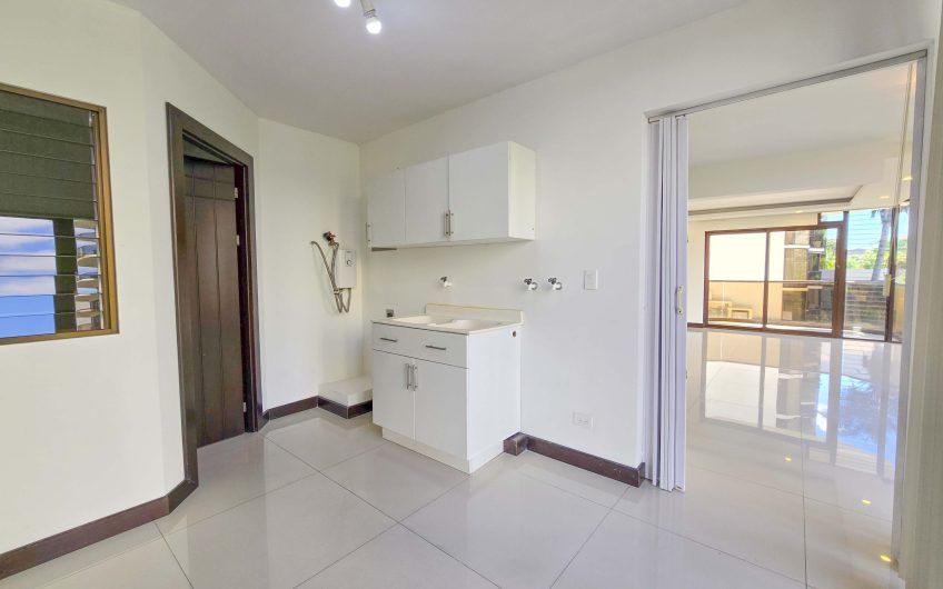 Apartamento de 3 habit. + de servicio con vista en Bello Horizonte Escazú