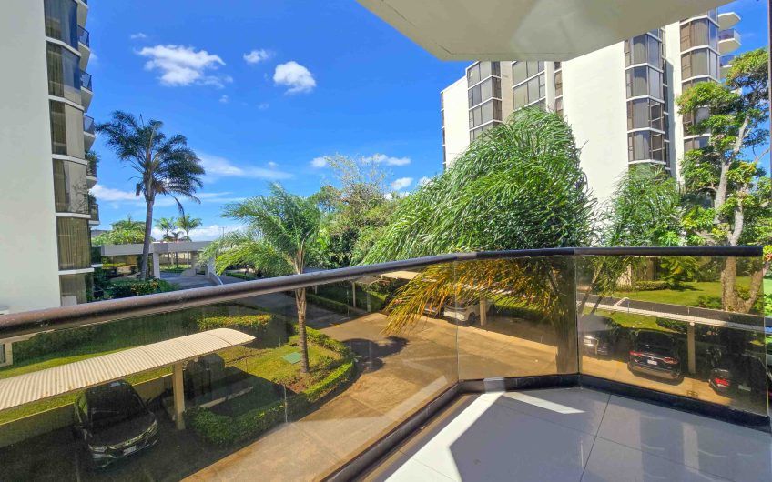 Apartamento de 3 habit. + de servicio con vista en Bello Horizonte Escazú