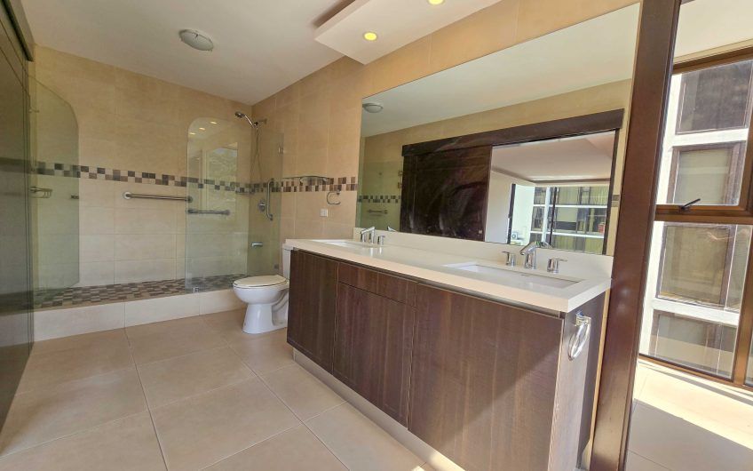 Apartamento de 3 habit. + de servicio con vista en Bello Horizonte Escazú