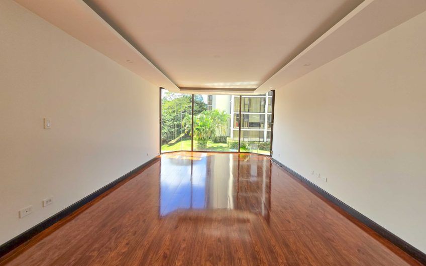 Apartamento de 3 habit. + de servicio con vista en Bello Horizonte Escazú