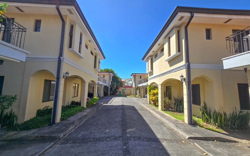 Condo de 240 m2 de 3 habit. y con terrazas en Santa Ana Centro