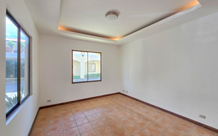 Condo de 240 m2 de 3 habit. y con terrazas en Santa Ana Centro