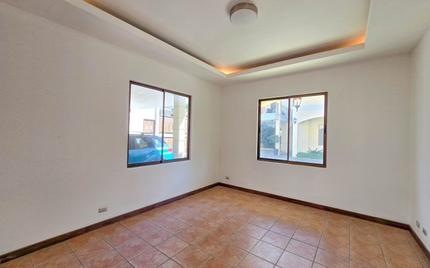 Condo de 240 m2 de 3 habit. y con terrazas en Santa Ana Centro