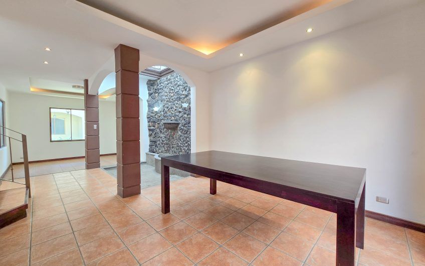 Condo de 240 m2 de 3 habit. y con terrazas en Santa Ana Centro