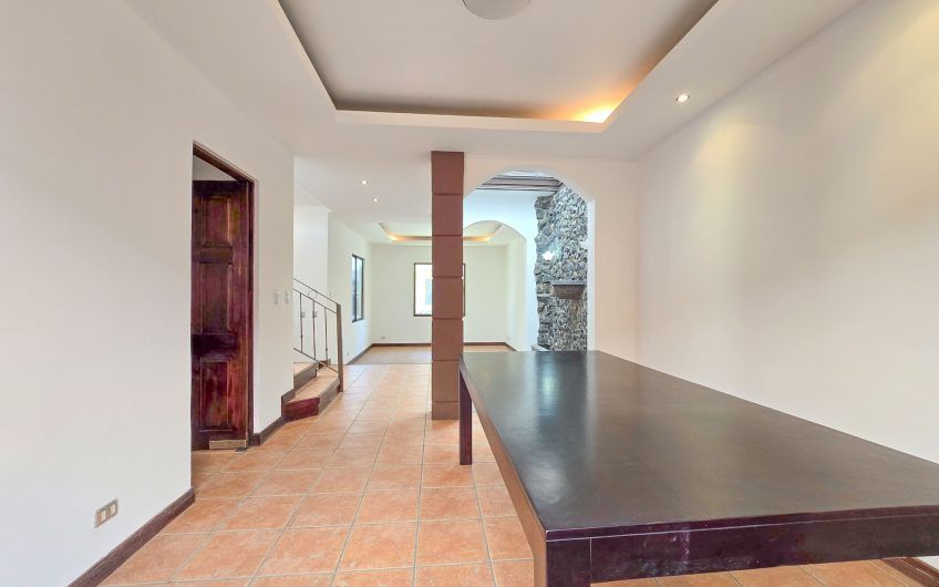 Condo de 240 m2 de 3 habit. y con terrazas en Santa Ana Centro