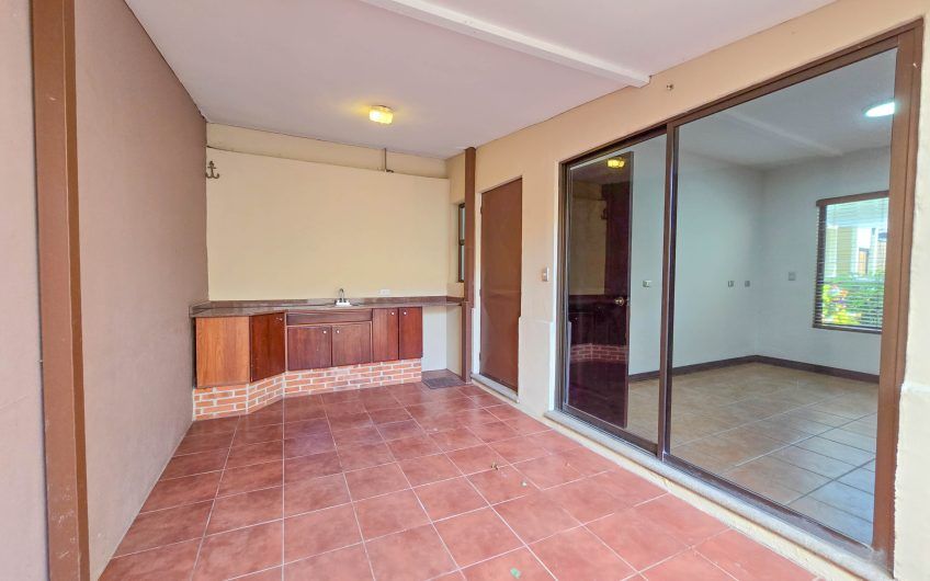 Condo de 240 m2 de 3 habit. y con terrazas en Santa Ana Centro