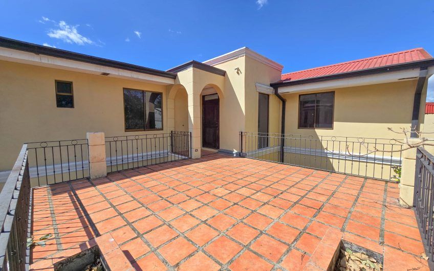 Condo de 240 m2 de 3 habit. y con terrazas en Santa Ana Centro