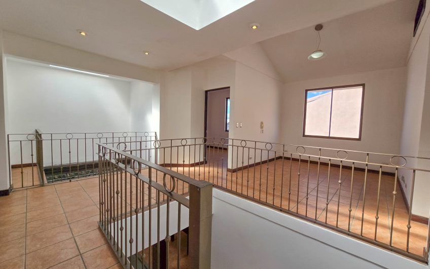 Condo de 240 m2 de 3 habit. y con terrazas en Santa Ana Centro