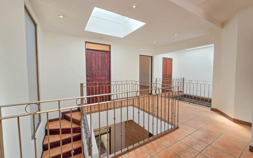 Condo de 240 m2 de 3 habit. y con terrazas en Santa Ana Centro