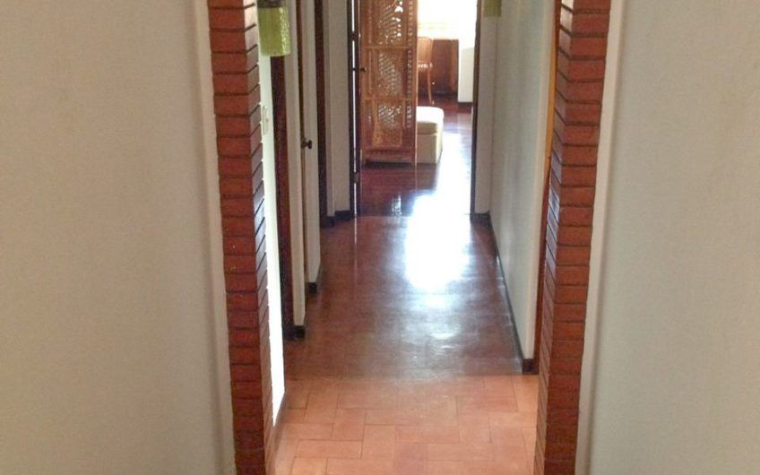 Apartamento de 3 habit.+ de servicio en Bello Horizonte Escazú