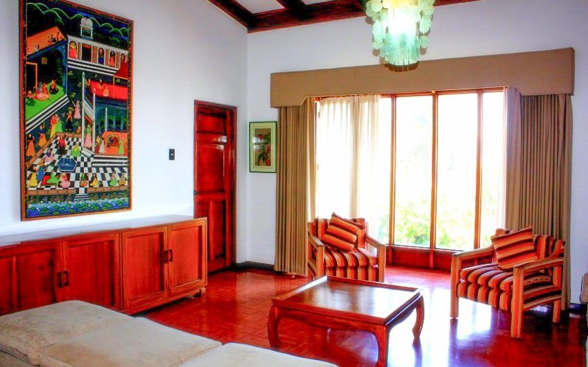 Apartamento de 3 habit.+ de servicio en Bello Horizonte Escazú