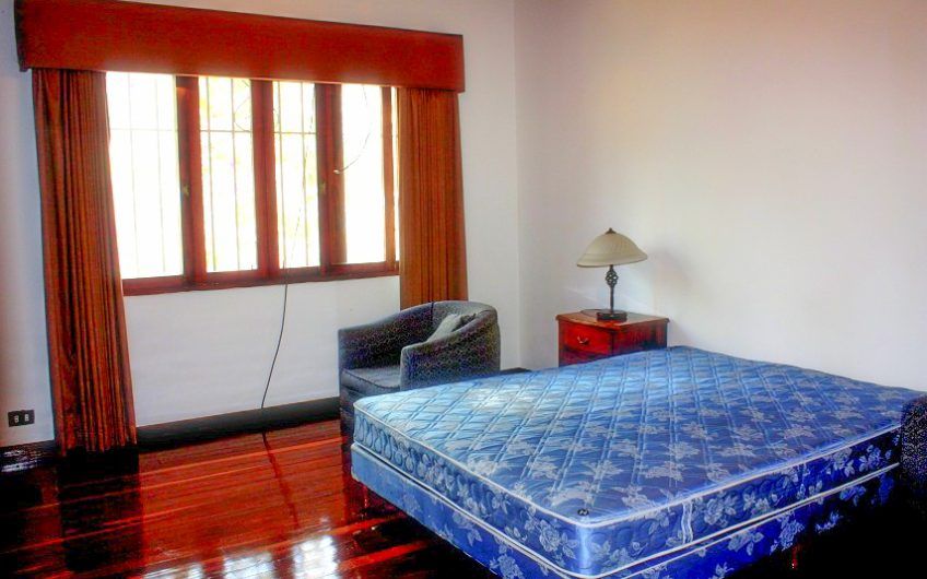 Apartamento de 3 habit.+ de servicio en Bello Horizonte Escazú