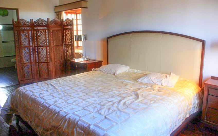 Apartamento de 3 habit.+ de servicio en Bello Horizonte Escazú