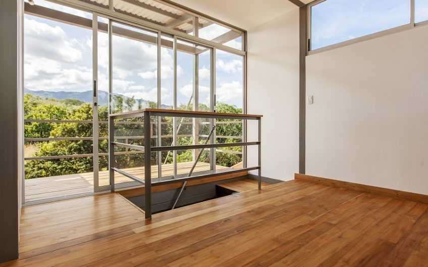 Condominio Minimalista en Alquiler en Lindora Santa Ana / Vista a la Montaña / Línea Blanca