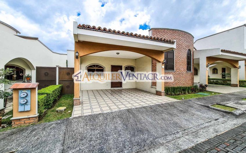 Alquiler Condominio Moderno en Bello Horizonte Escazú | 1 Planta | 2 Hab | Piscina | Seguridad 24/7