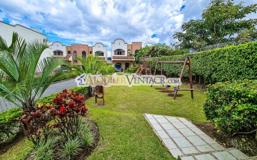 Alquiler Condominio Moderno en Bello Horizonte Escazú | 1 Planta | 2 Hab | Piscina | Seguridad 24/7