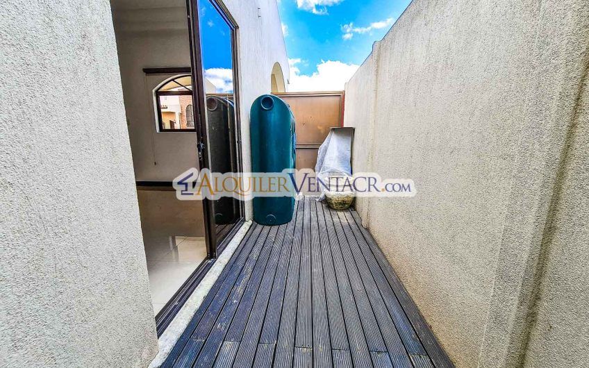 Alquiler Condominio Moderno en Bello Horizonte Escazú | 1 Planta | 2 Hab | Piscina | Seguridad 24/7