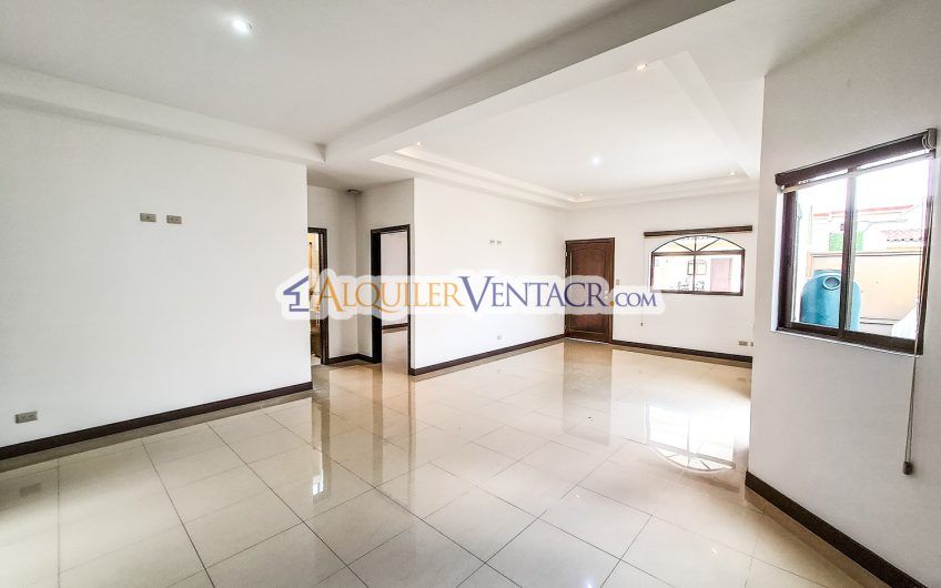 Alquiler Condominio Moderno en Bello Horizonte Escazú | 1 Planta | 2 Hab | Piscina | Seguridad 24/7