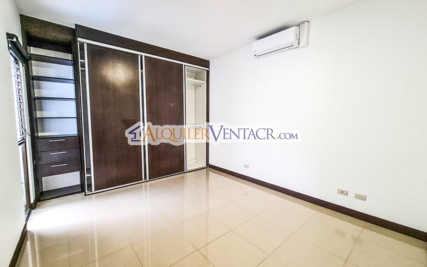 Alquiler Condominio Moderno en Bello Horizonte Escazú | 1 Planta | 2 Hab | Piscina | Seguridad 24/7