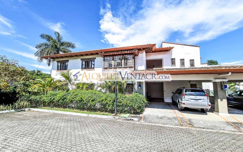 Apartamento con vista de 3 habit.+ de servicio Bello Horizonte Escazú