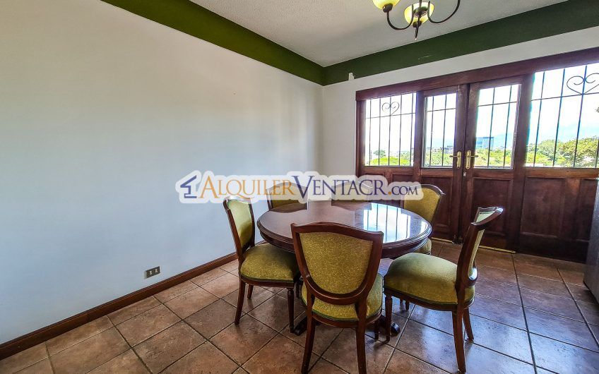 Apartamento con vista de 3 habit.+ de servicio Bello Horizonte Escazú