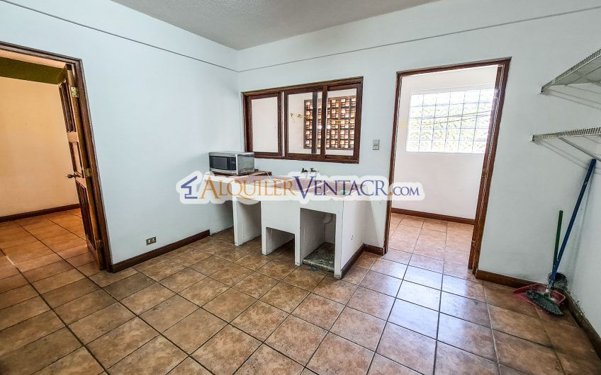 Apartamento con vista de 3 habit.+ de servicio Bello Horizonte Escazú