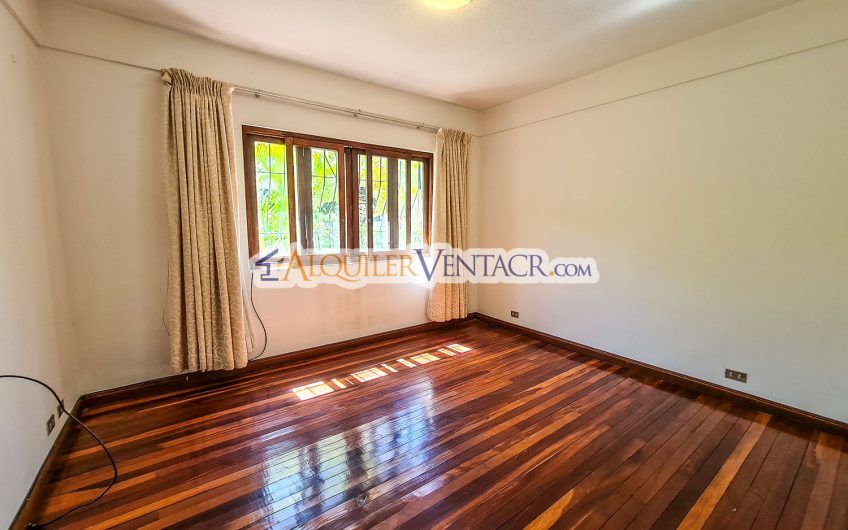 Apartamento con vista de 3 habit.+ de servicio Bello Horizonte Escazú