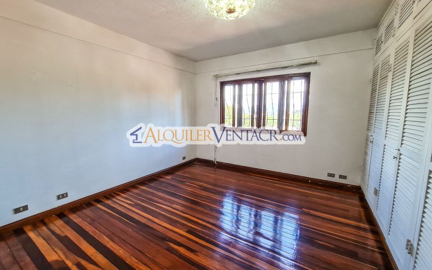 Apartamento con vista de 3 habit.+ de servicio Bello Horizonte Escazú