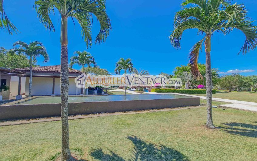 La Hacienda del Bosque Santa Ana Río Oro! Lote plano de 843 m2