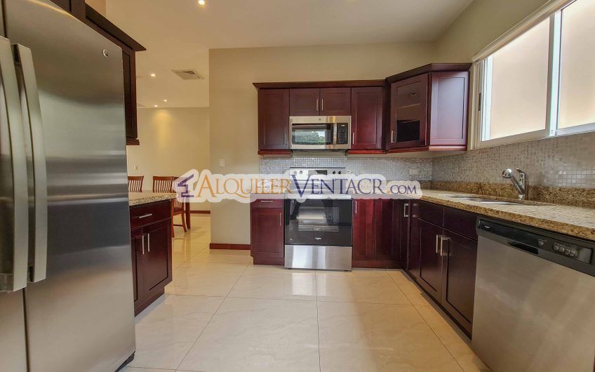 Lujoso apartamento de 2 habit. en San Rafael Escazú