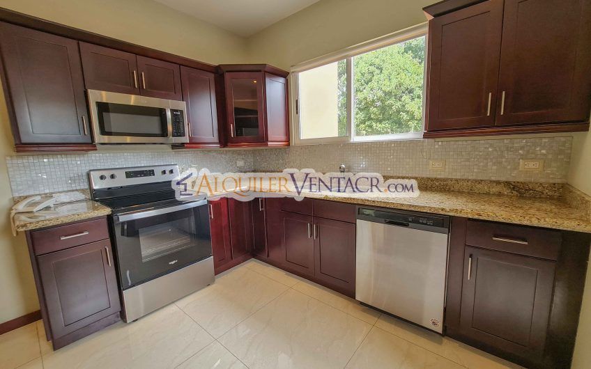 Lujoso apartamento de 2 habit. en San Rafael Escazú