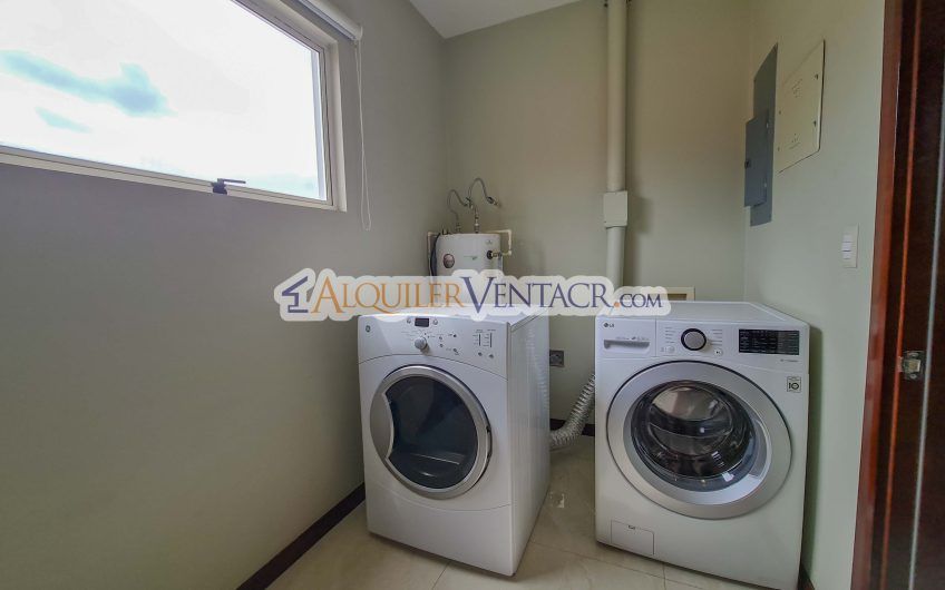 Lujoso apartamento de 2 habit. en San Rafael Escazú