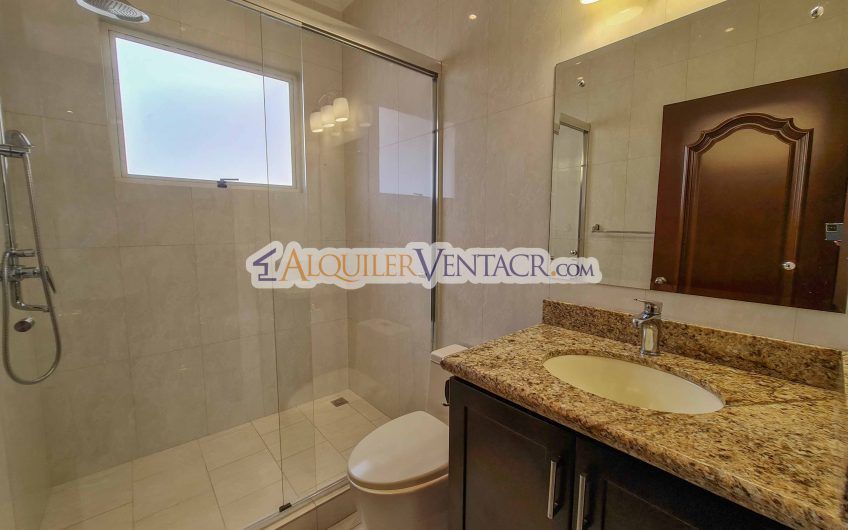 Lujoso apartamento de 2 habit. en San Rafael Escazú