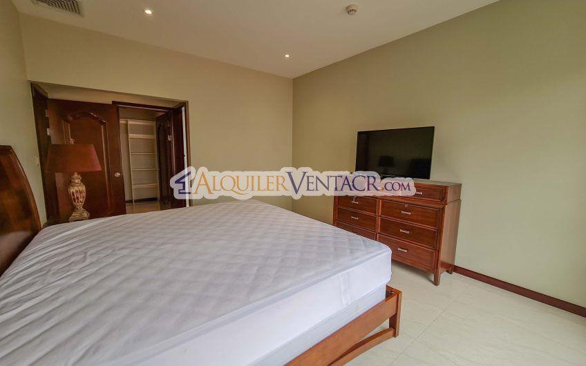 Lujoso apartamento de 2 habit. en San Rafael Escazú