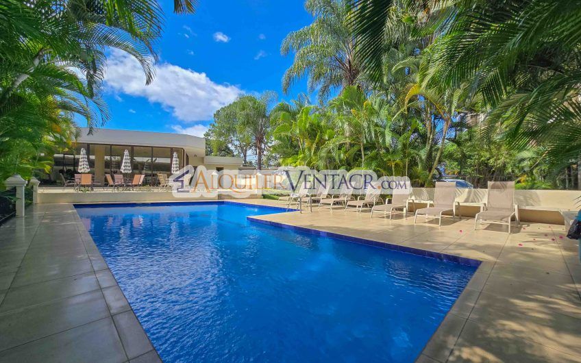 Apartamento de 330 m2 con full vista en Bello Horizonte Escazú