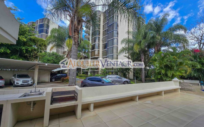 Apartamento de 3 habit. de 300 m2 y vista en Bello Horizonte Escazú