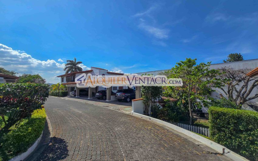 Apartamento con vista de 3 habit.+ de servicio Bello Horizonte Escazú