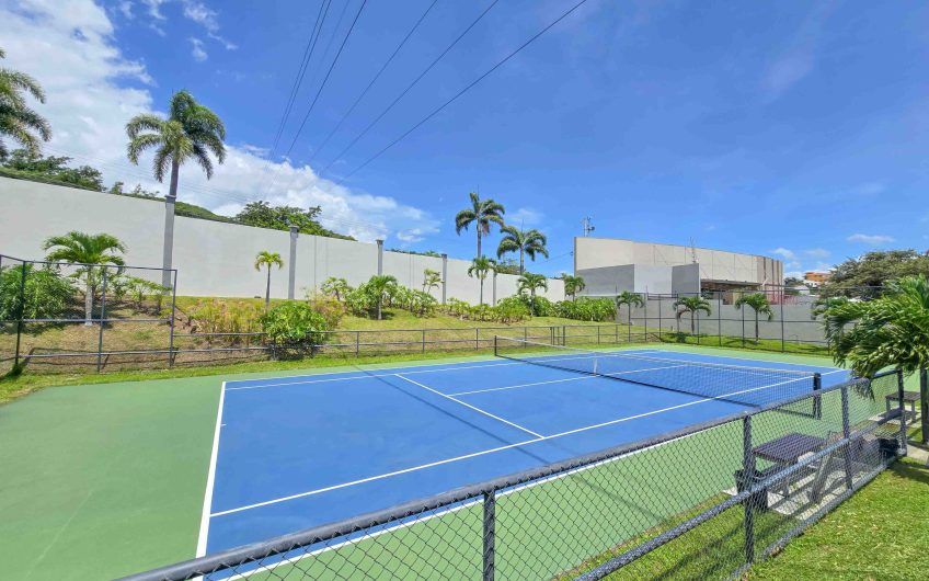 Río Palma Guachipelín Escazú! Condo con piscina / gym / cancha tenis