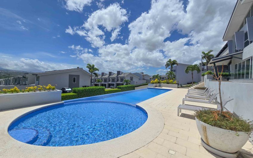 Río Palma Guachipelín Escazú! Condo con piscina / gym / cancha tenis