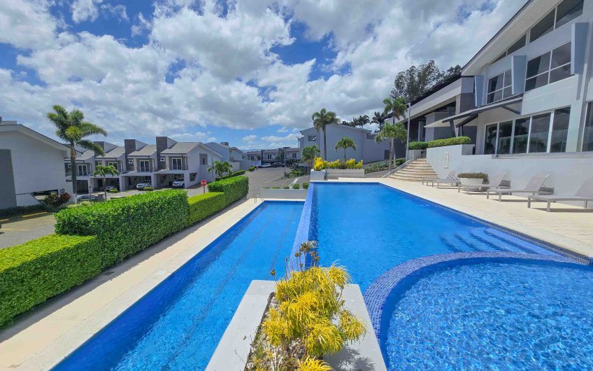 Río Palma Guachipelín Escazú! Condo con piscina / gym / cancha tenis