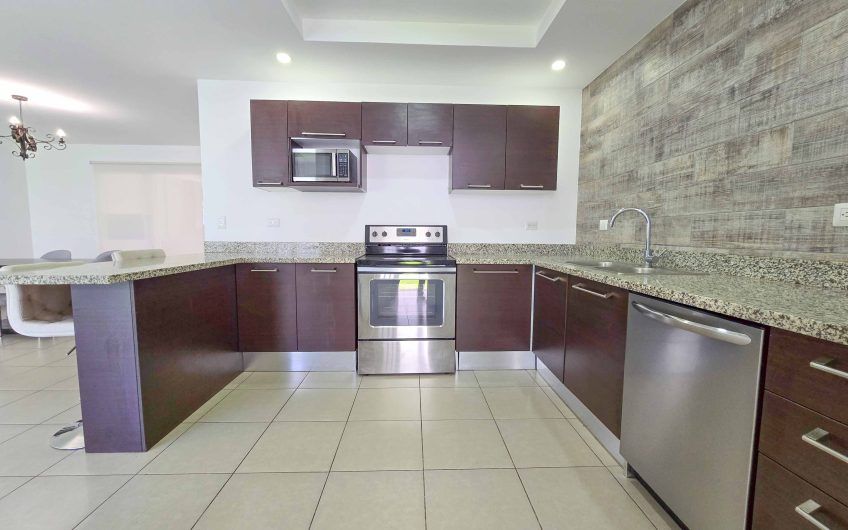 Río Palma Guachipelín Escazú! Condo con piscina / gym / cancha tenis