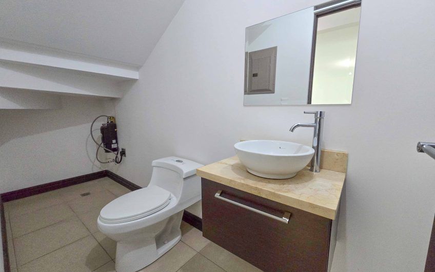 Río Palma Guachipelín Escazú! Condo con piscina / gym / cancha tenis