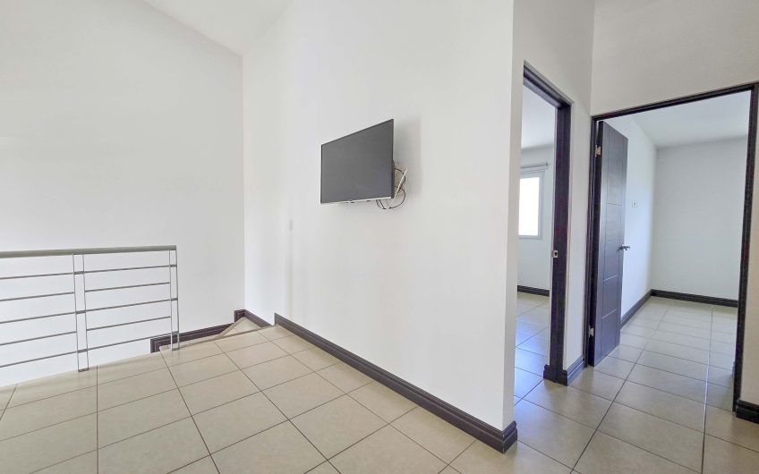 Río Palma Guachipelín Escazú! Condo con piscina / gym / cancha tenis