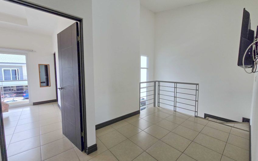 Río Palma Guachipelín Escazú! Condo con piscina / gym / cancha tenis