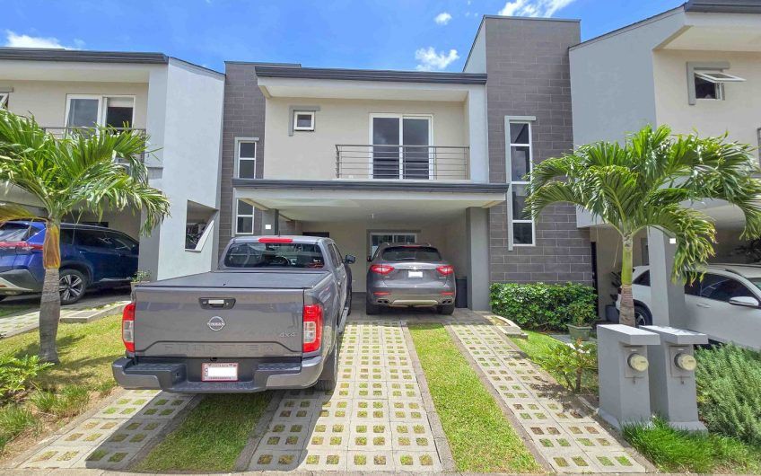 Río Palma Guachipelín Escazú! Condo con piscina / gym / cancha tenis