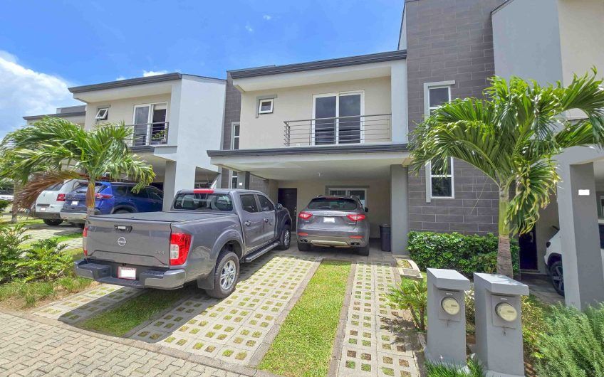 Río Palma Guachipelín Escazú! Condo con piscina / gym / cancha tenis