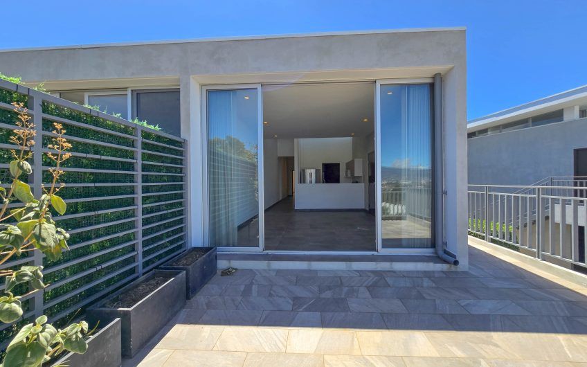 The Ivy Guachipelín Escazú! Apartamento de un nivel con terrazas y vista